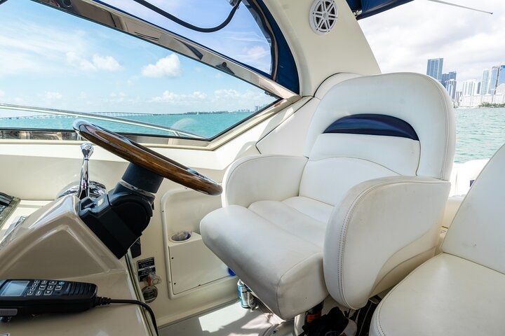 Noleggio Yacht Privato a Fort Lauderdale: 40 - Ft, Fino a 12