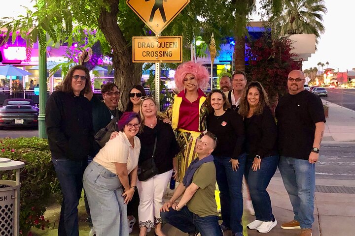Drag Queen organiseerde een bustour door Palm Springs