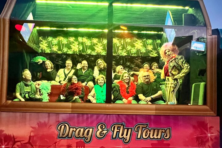 Drag Queen organiseerde een bustour door Palm Springs