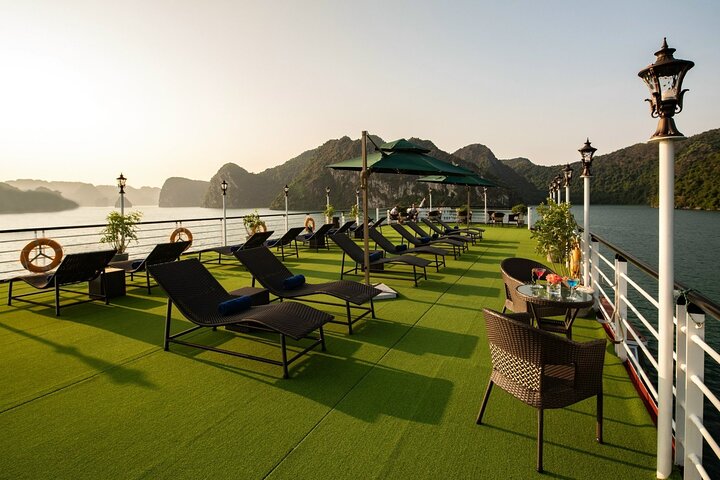 2 - Day Ha Long-Lan Ha Bay-Bai Tu Long Bay 5 Sterne Kreuzfahrten und Balkon