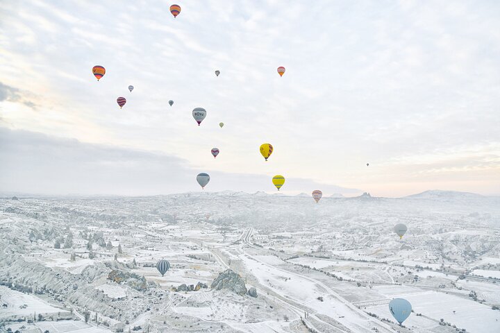 Passeio de balão de ar quente ao nascer do sol em Goreme, Capadócia