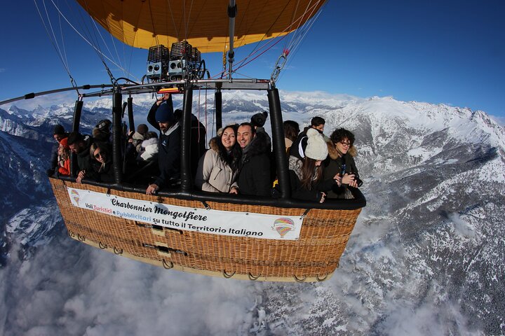 Vol en montgolfière au-dessus des Alpes à Aoste avec une vue à couper le souffle