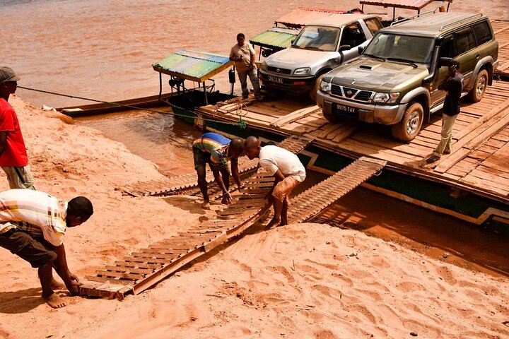 Morondava Tour : 3-daagse tour naar Tsingy of Bemaraha & Baobab avenue