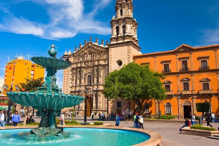 Trasferimento privato dall'aeroporto di San Luis Potosi (SLP) a San Luis de Potosi