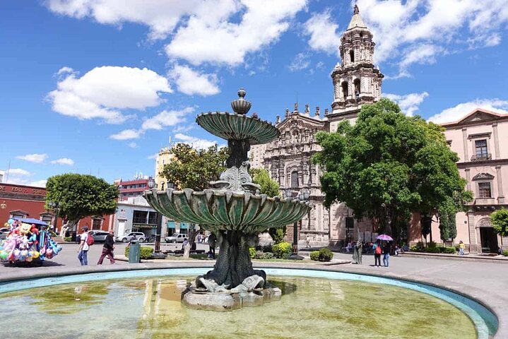 Trasferimento privato dall'aeroporto di San Luis Potosi (SLP) a San Luis de Potosi