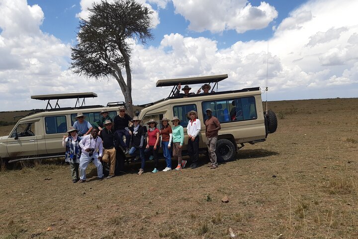 Tour privato di safari in game drive nel Maasai Mara