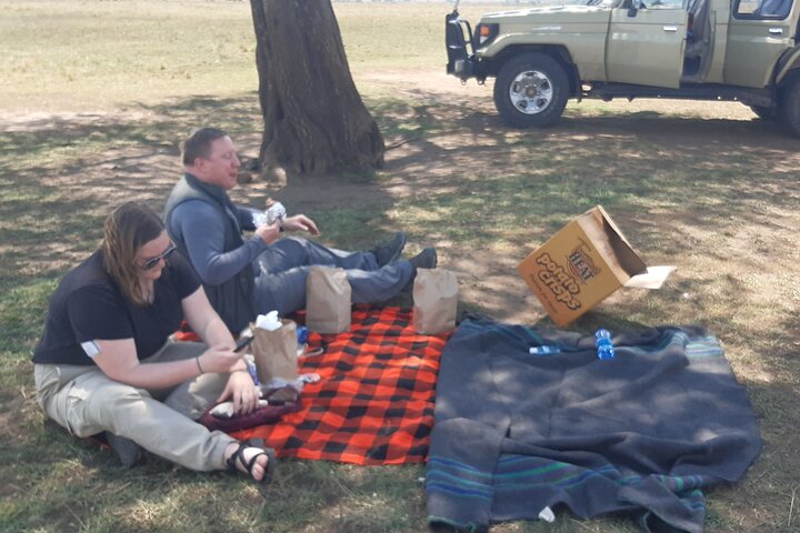 Tour privato di safari in game drive nel Maasai Mara