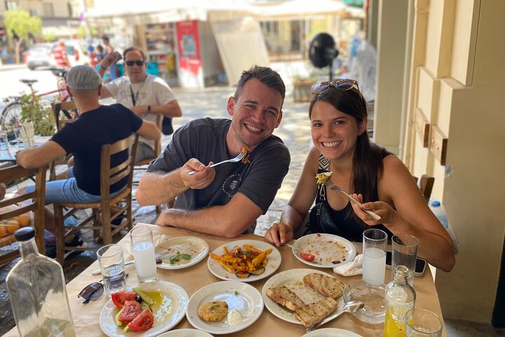 Tour de comida tradicional, degustación de aceite de oliva con almuerzo en Kalamata, Messinia.