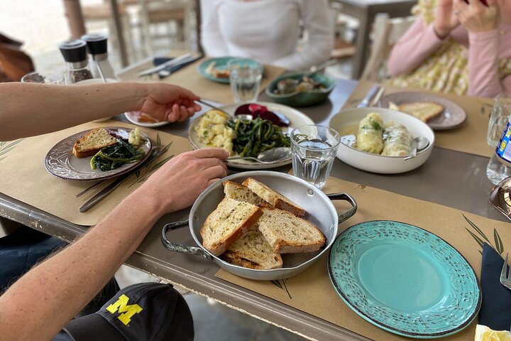 Tour de comida tradicional, degustación de aceite de oliva con almuerzo en Kalamata, Messinia.