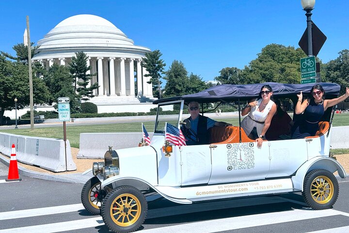 Tour privado a la luz de la luna por Washington D.C. en coche vintage de lujo