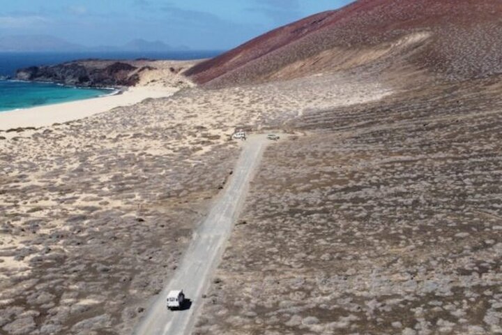Lanzarote La Graciosa Excursion complète en jeep avec plage
