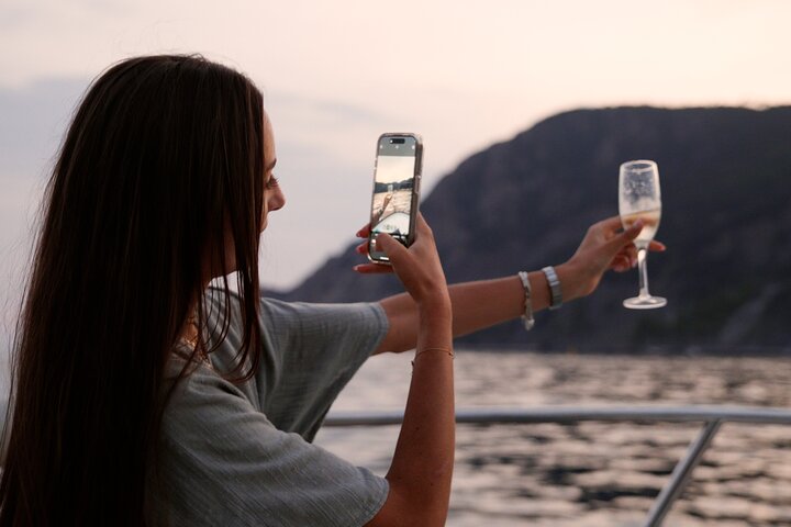 Croisière au coucher du soleil Cinque Terre avec apéritif au départ de Monterosso