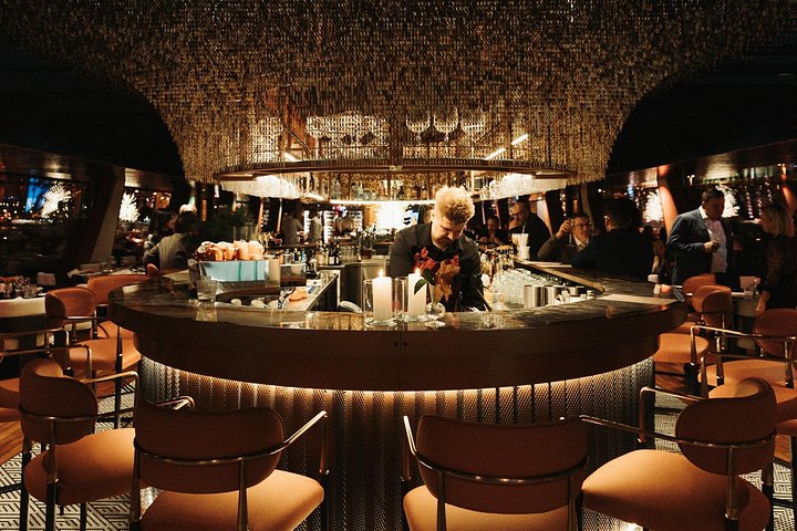 Budapest Dinner Cruise with Live Music & Unlimited Drinks