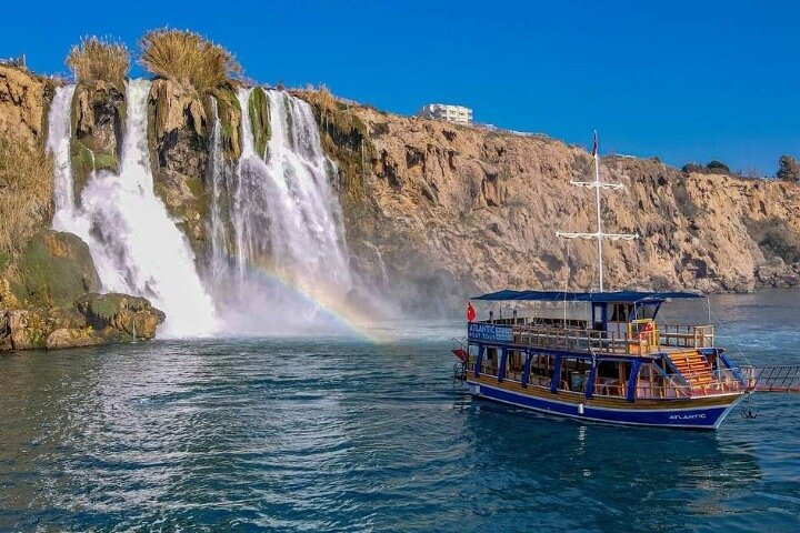 Antalya / Belek / Lara : Paseo en barco en cascada con almuerzo y bebidas