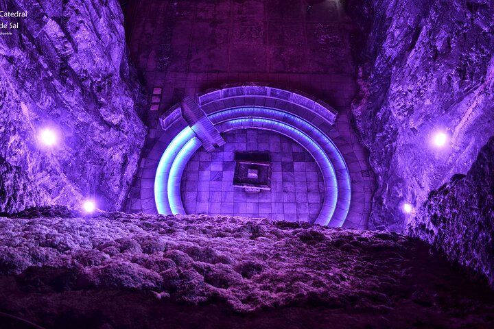 Bogota: Zipaquira Salt Cathedral Lille gruppetur med afhentning