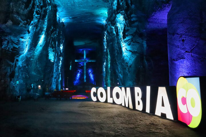 Bogota: Zipaquira Salt Cathedral Lille gruppetur med afhentning
