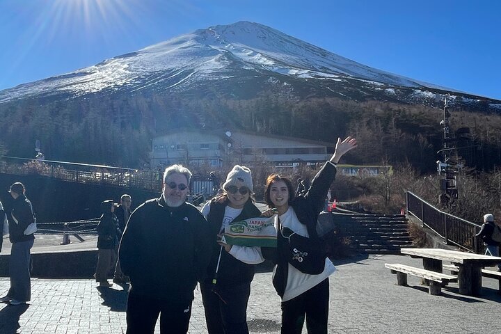 Eintägige Bustour zum Berg Fuji und nach Hakone. Rückfahrt mit dem Bus
