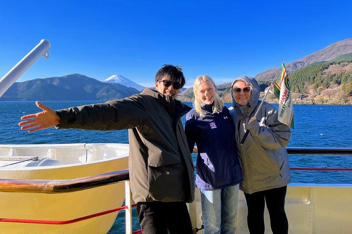 Eintägige Bustour zum Berg Fuji und nach Hakone. Rückfahrt mit dem Bus