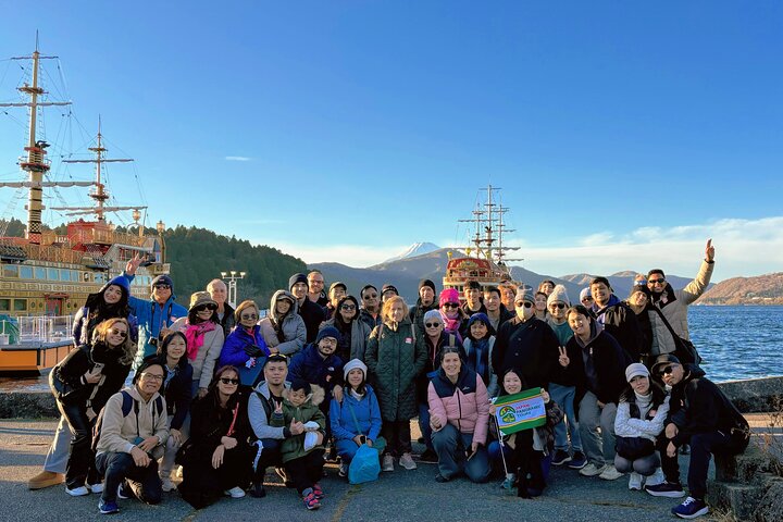 Eintägige Bustour zum Berg Fuji und nach Hakone. Rückfahrt mit dem Bus