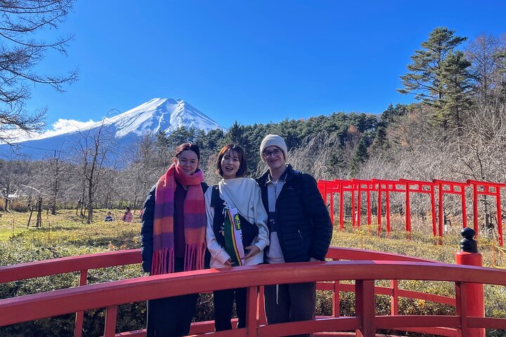 Eintägige Bustour zum Berg Fuji und nach Hakone. Rückfahrt mit dem Bus