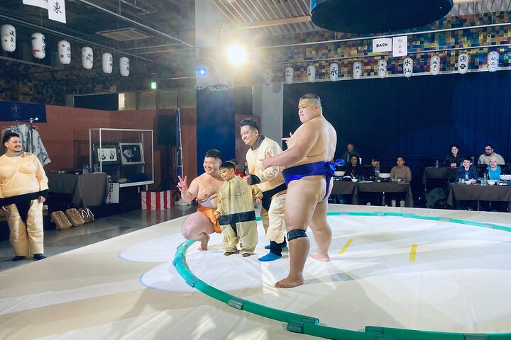 Närbild Sumo Experience på Ochi Stable: Wear Kimono in Stockholm