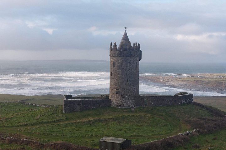 Cliffs of Moher Tour op weg van Shannon Airport naar Galway
