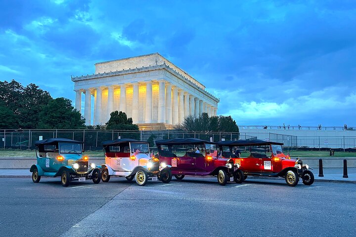 Tour privado a la luz de la luna por Washington D.C. en coche vintage de lujo