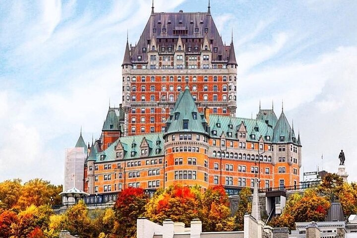 Desde Montreal: Excursión de un día completo a la ciudad de Quebec y Montmorency Falls