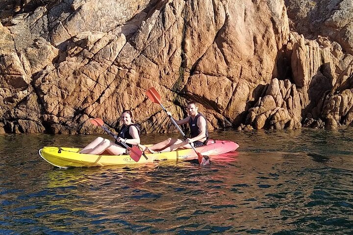 Costa Brava - Kajakken en snorkelen "Sea Caves" Tour