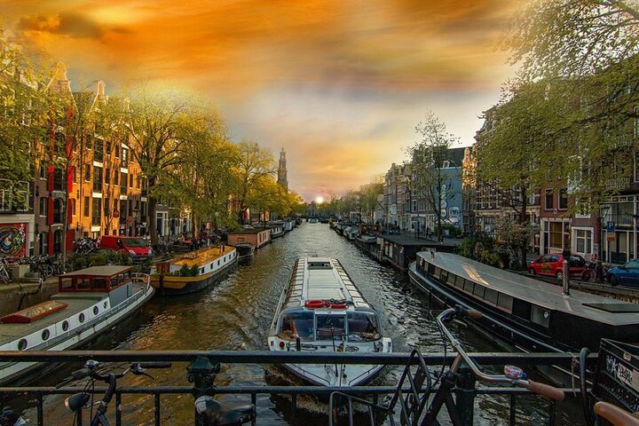 Amsterdam : Privat transfer till AMS flygplats ⇄ Amsterdam/Rotterdam