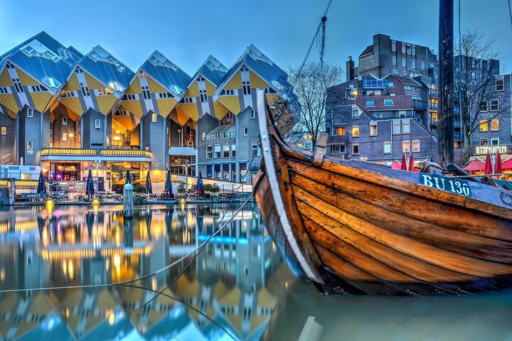 Amsterdam : Privat transfer till AMS flygplats ⇄ Amsterdam/Rotterdam
