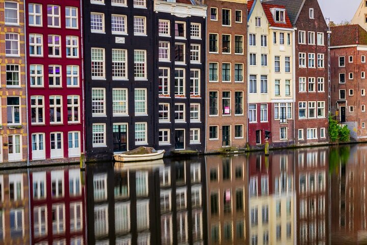 Amsterdam : Privat transfer till AMS flygplats ⇄ Amsterdam/Rotterdam