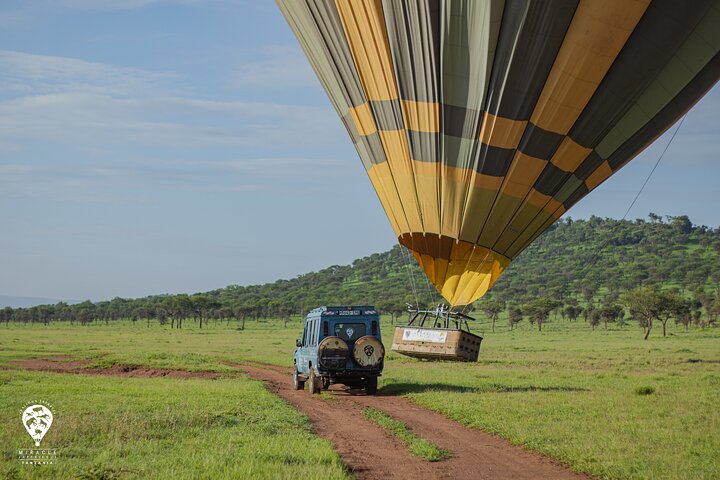 Safari en montgolfière et petit déjeuner dans le Serengeti - Miracle Experience
