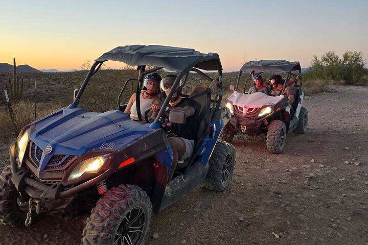 Tour guidé en ATV ou UTV au coucher du soleil pour 2 personnes hors route à Scottsdale
