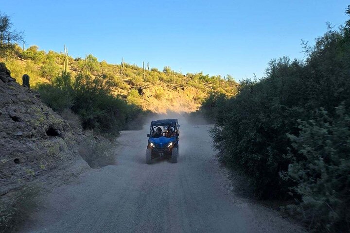 Tour guidé en ATV ou UTV au coucher du soleil pour 2 personnes hors route à Scottsdale