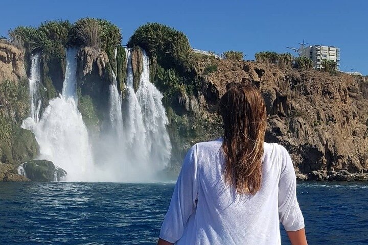 Antalya / Belek / Lara : Paseo en barco en cascada con almuerzo y bebidas