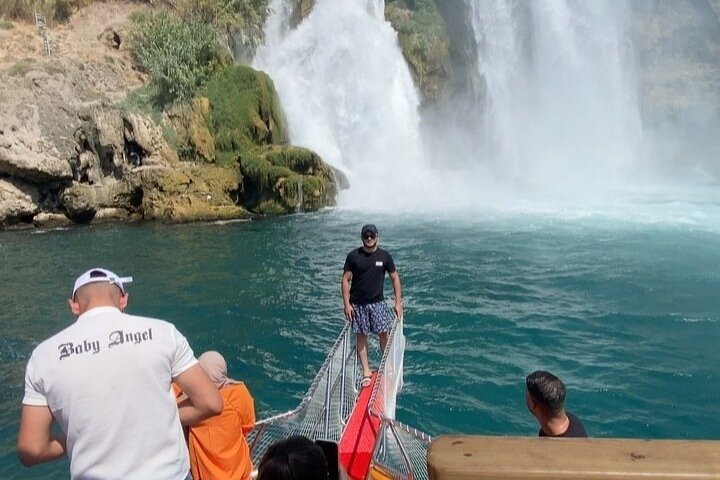 Antalya / Belek / Lara : Paseo en barco en cascada con almuerzo y bebidas