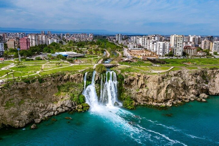 Antalya / Belek / Lara : Paseo en barco en cascada con almuerzo y bebidas