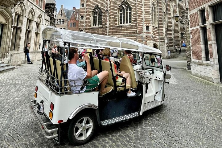 Tour in tukuk attraverso la storica Anversa di 1,5 ore