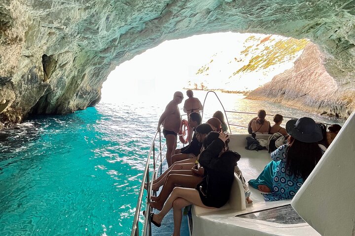 Zakynthos Shipwreck Beach med Blue Caves Land og Sea Tour