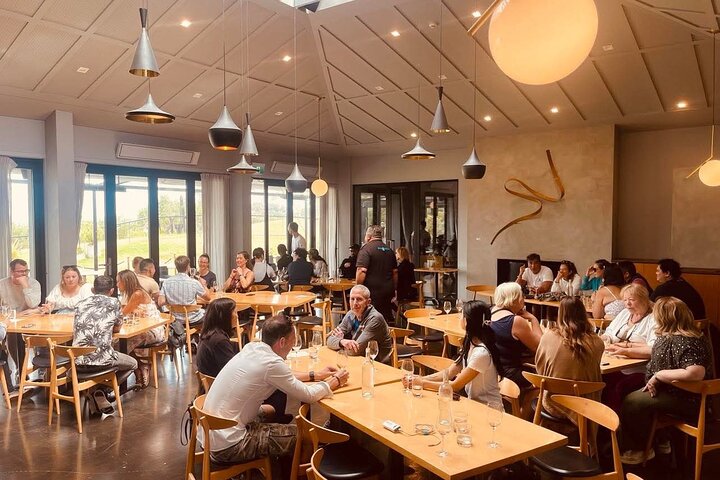 Auckland : Waiheke Island Scenic Tour 4 vingårder, lokale guider