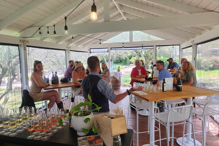 Auckland : Waiheke Island Scenic Tour 4 vingårder, lokale guider