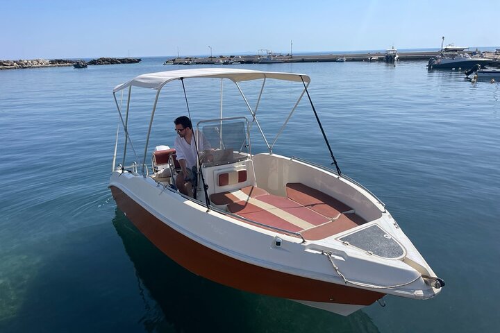 Schiffswrack und Blaue Höhlen - Private Speedboat Tour (bis 6 Personen)