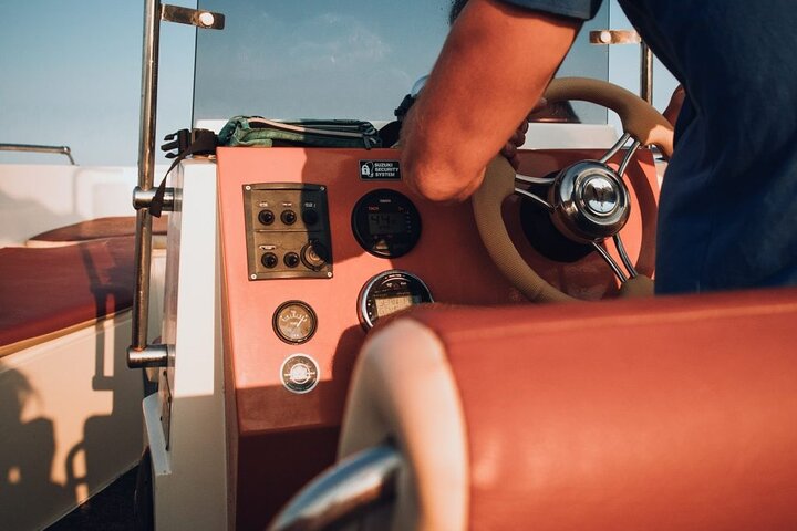 Schiffswrack und Blaue Höhlen - Private Speedboat Tour (bis 6 Personen)