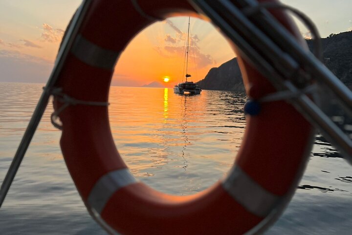 Excursion en bateau depuis Lipari entre les volcans et les paysages non contaminés 4/6 pax