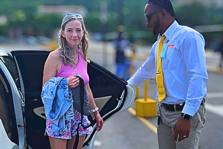 Airport Shuttle from Montego Bay Airport MBJ to your Hotel