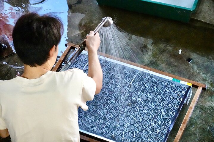 Spirit of Craftsmanship in Japans papier maken in Echizen