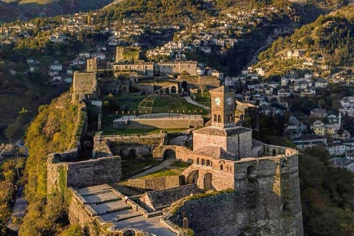 Ksamil eller Saranda: Gjirokaster gamleby, Blue Eye og Lekursi