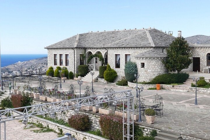 Ksamil eller Saranda: Gjirokaster gamleby, Blue Eye og Lekursi