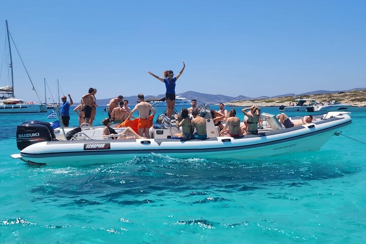 Esplora le Cicladi di Paros Antiparos con un tour privato di lusso